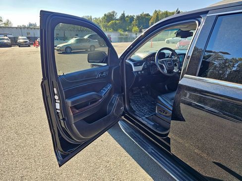 Used 2018 GMC Yukon SLT AWD/4WD image 22