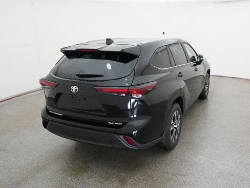 New 2026 Toyota Highlander XLE AWD/4WD image 14
