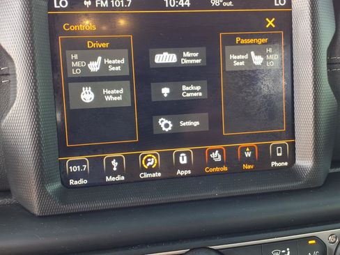Used 2019 Jeep Wrangler Unlimited Sahara w/ Quick Order Package 24M Moab AWD/4WD image 8