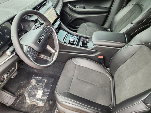 New 2026 Jeep Grand Cherokee Altitude RWD image 8