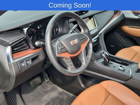 Used 2024 Cadillac XT5 Premium Luxury AWD/4WD image 2