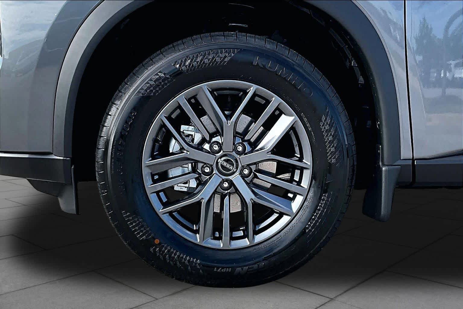 New 2027 Nissan Rogue S FWD image 11