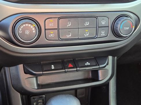 Used 2022 Chevrolet Colorado LT w/ LT Convenience Package image 22