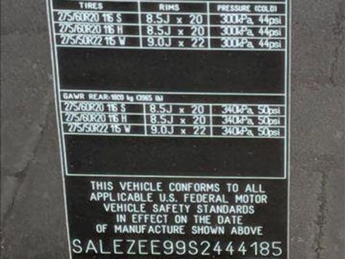 Used 2025 Land Rover Defender 110 image 22