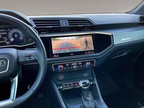 Used 2023 Audi Q3 2.0T Premium Plus w/ Premium Plus Package image 9