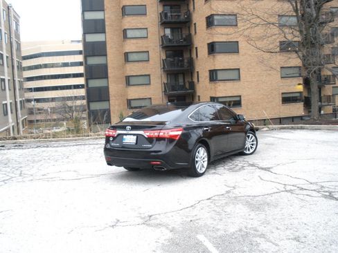 Used 2013 Toyota Avalon Limited image 16