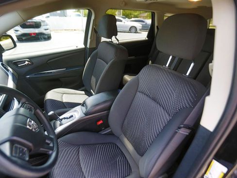 Used 2017 Dodge Journey SE w/ Flexible Seating Group FWD image 5