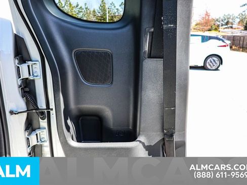 Certified 2025 Nissan Frontier SV image 53