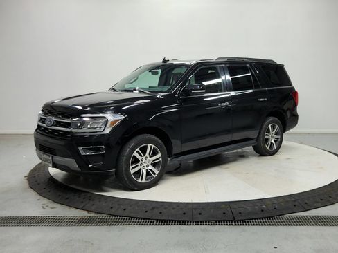 Used 2024 Ford Expedition Limited AWD/4WD image 4