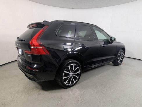 Used 2024 Volvo XC60 B5 Plus image 7