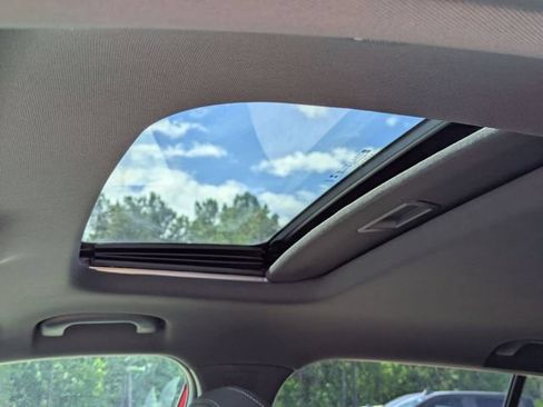 New 2026 Chevrolet Trax RS w/ Sunroof Package FWD image 11