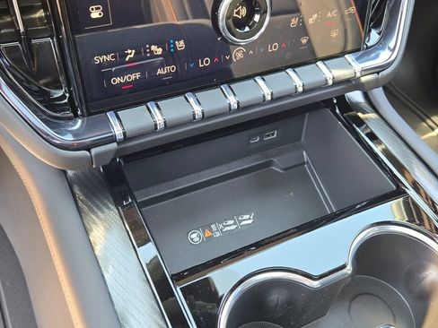 New 2026 GMC Yukon AT4 w/ AT4 Premium Package AWD/4WD image 40