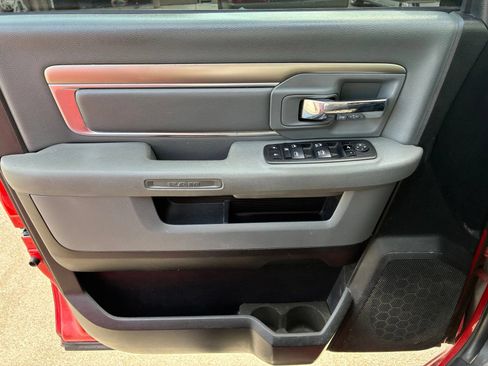 Used 2016 RAM 1500 Classic SLT RWD image 11
