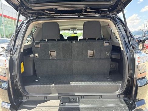 Used 2018 Toyota 4Runner SR5 AWD/4WD image 15