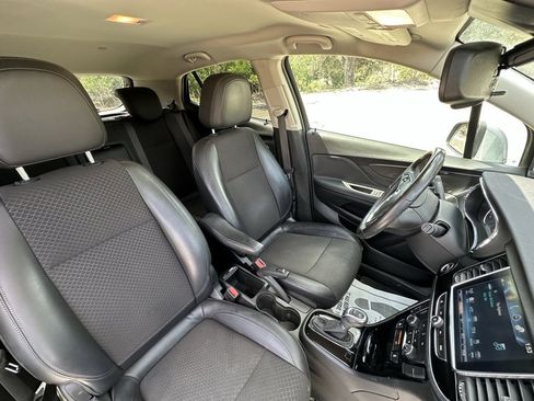 Used 2019 Buick Encore Preferred image 10
