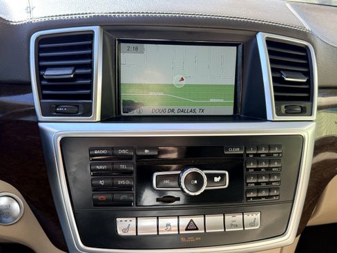 Used 2014 Mercedes-Benz GL 450 4MATIC image 30