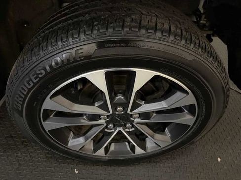 Certified 2023 Jeep Grand Cherokee Overland w/ Luxury Tech Group IV image 8