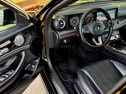 Used 2017 Mercedes-Benz E 300 image 29