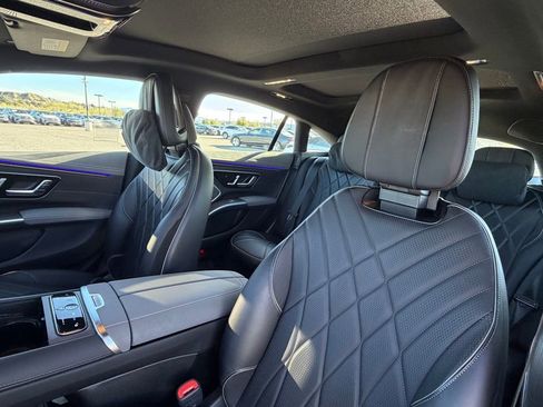 Used 2025 Mercedes-Benz EQS 580 4MATIC Sedan image 20