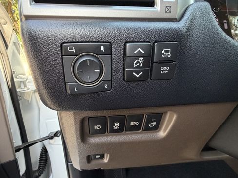 Certified 2023 Lexus GX 460 Luxury w/ Accessory Package AWD/4WD image 52