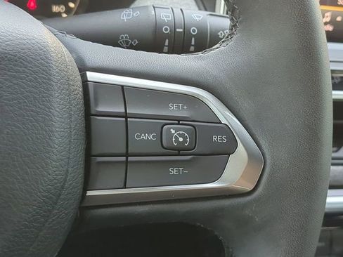 Used 2024 Jeep Compass Latitude image 29