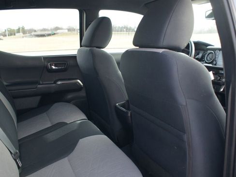 Used 2023 Toyota Tacoma TRD Sport image 15