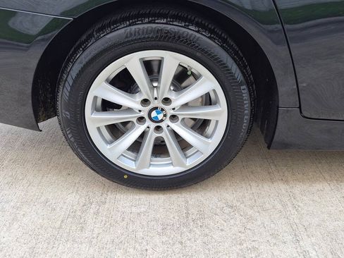Used 2014 BMW 528i xDrive Sedan AWD/4WD image 25