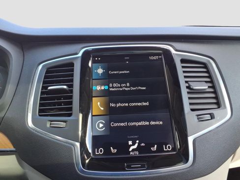 Used 2022 Volvo XC90 T6 Momentum w/ Climate Package AWD/4WD image 19