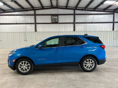 Used 2024 Chevrolet Equinox LT image 2