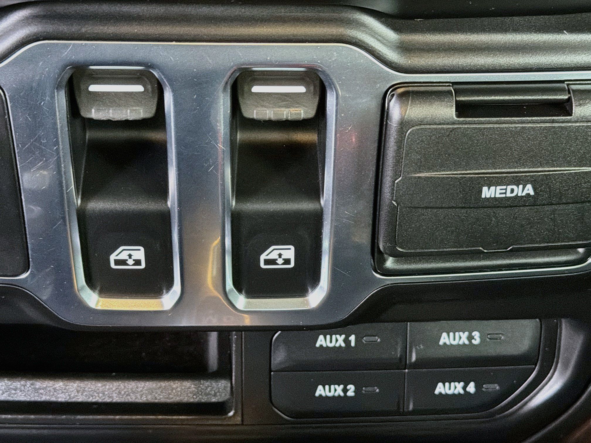 Used 2020 Jeep Wrangler Sport AWD/4WD image 25