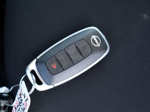 Used 2025 Nissan Sentra SV FWD image 33
