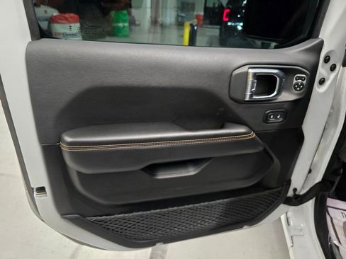 Used 2024 Jeep Wrangler Unlimited Sahara AWD/4WD image 14