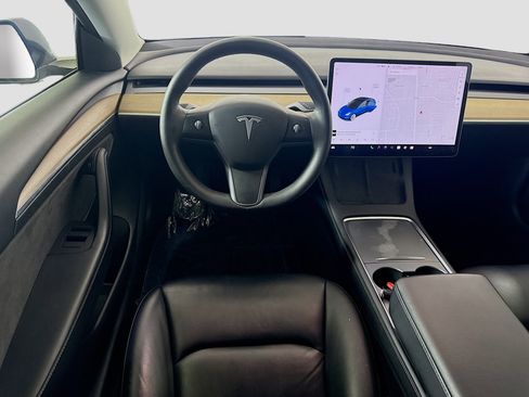 Used 2021 Tesla Model 3 Standard Range Plus image 17