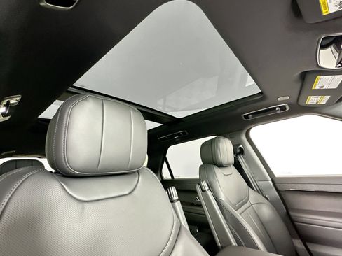 Used 2026 Land Rover Range Rover Sport SE AWD/4WD image 19