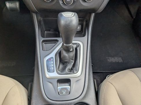 Used 2018 Jeep Cherokee Latitude image 22