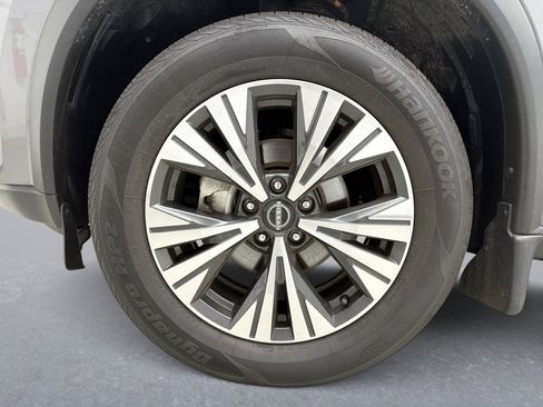 Used 2023 Nissan Rogue SV w/ SV Premium B Package image 12