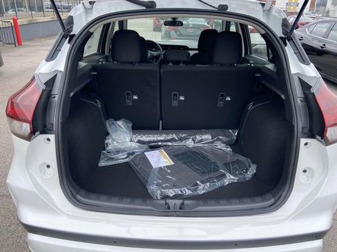 New 2025 Nissan Kicks Play S image 23