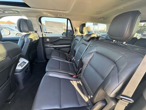 New 2025 Lincoln Navigator Reserve image 23