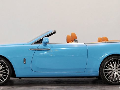 Used 2017 Rolls-Royce Dawn image 8