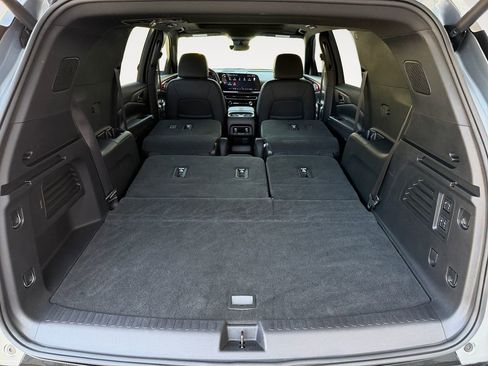 Used 2025 Chevrolet Traverse RS w/ LPO, Floor Liner Package FWD image 23