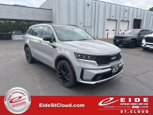 Used 2022 Kia Sorento SX AWD/4WD image 1
