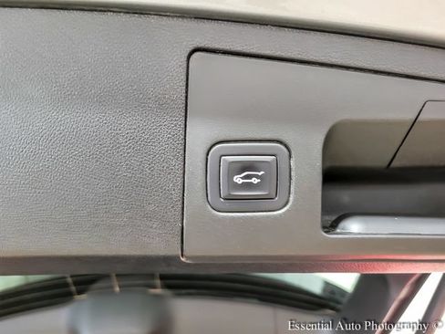 Used 2024 Cadillac XT4 Premium Luxury FWD image 21