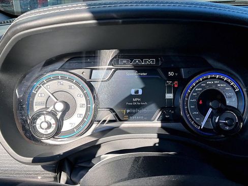 Used 2022 RAM 1500 Limited w/ Body-Colour Bumper Group image 12