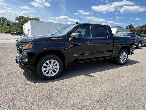 New 2026 Chevrolet Silverado 1500 Custom AWD/4WD image 1