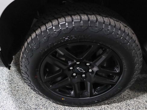 Used 2023 Chevrolet Silverado 1500 LT Trail Boss w/ LT Trail Boss Premium Package AWD/4WD image 11