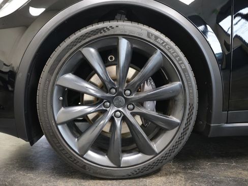 Used 2020 Tesla Model X image 20