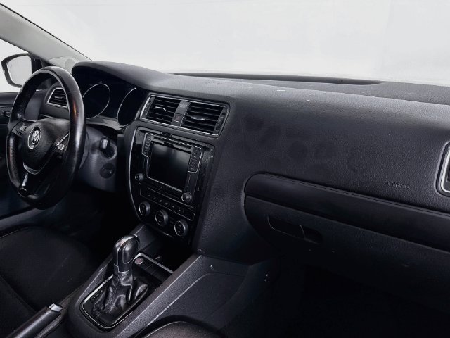 Used 2017 Volkswagen Jetta SEL FWD image 27