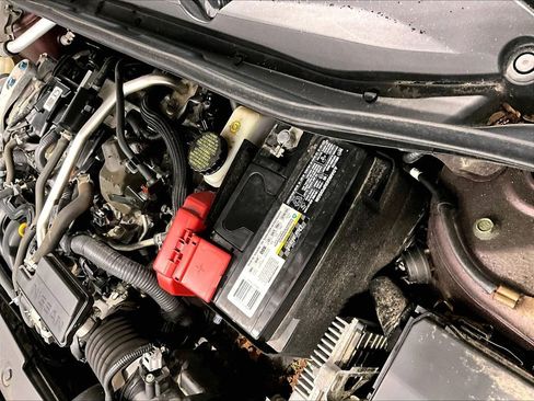 Used 2020 Nissan Sentra SV w/ SV Premium Package image 32