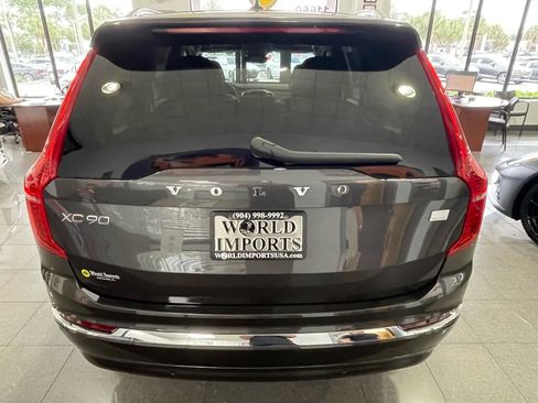 Used 2024 Volvo XC90 T8 Plus w/ Protection Package AWD/4WD image 4