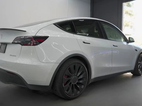 Used 2020 Tesla Model Y Long Range image 6